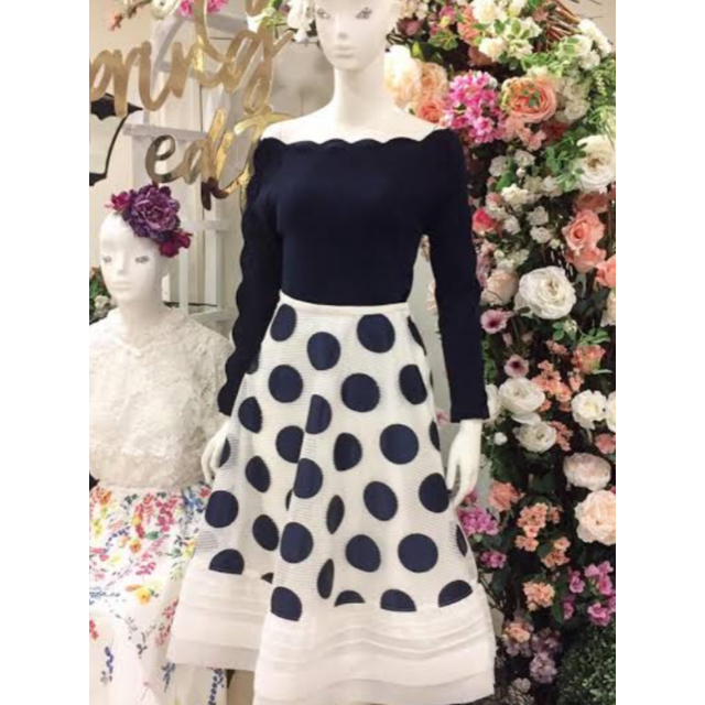 Chesty(チェスティ)のChesty♡ドットサーキュラースカート Dot Circular Skirt レディースのスカート(ひざ丈スカート)の商品写真