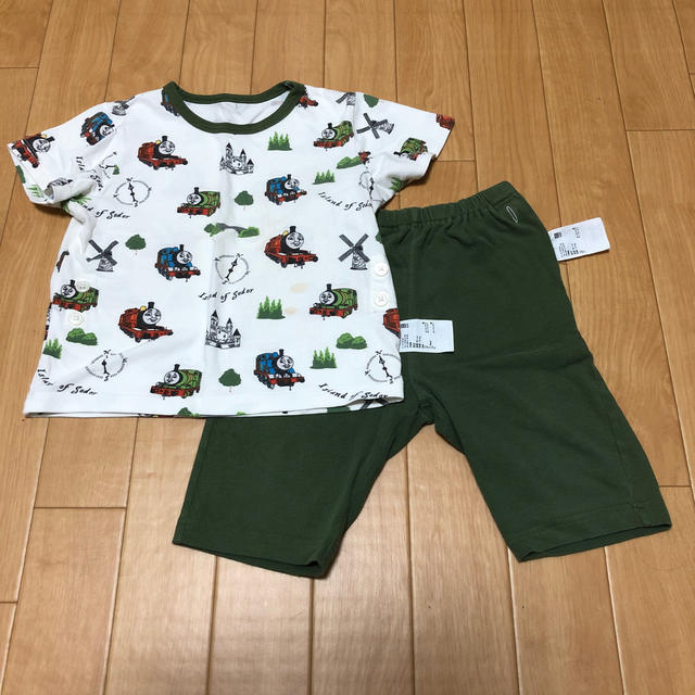 UNIQLO(ユニクロ)のトーマス　ユニクロパジャマ キッズ/ベビー/マタニティのキッズ服男の子用(90cm~)(パジャマ)の商品写真