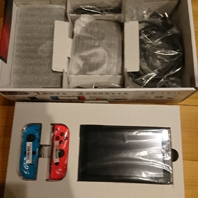 任天堂Nintendo Switch本体