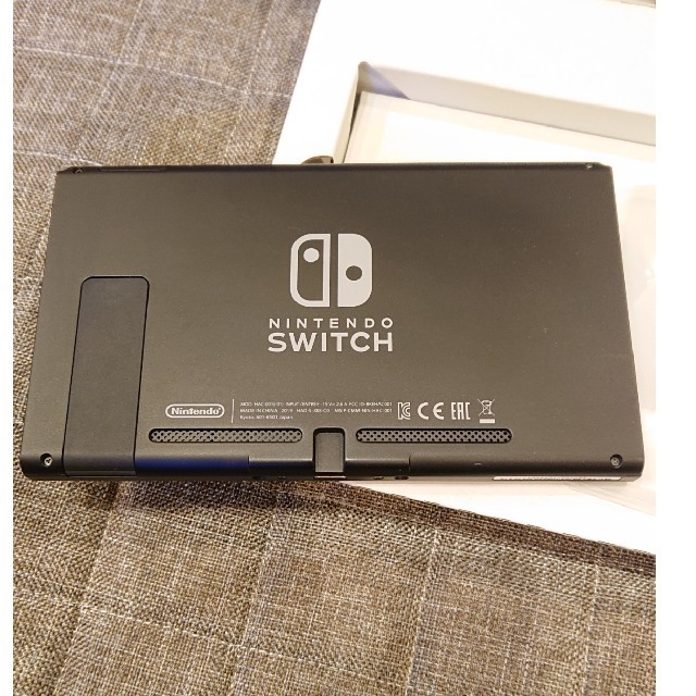 Nintendo Switch 新型 グレー 3