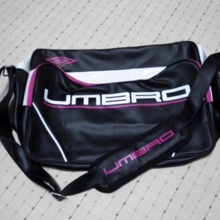 最終価格！UMBRO♡エナメルバッグ(スーツケース/キャリーバッグ)