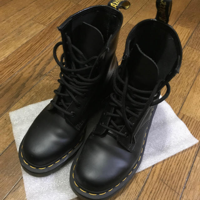 Dr.Martens 8ホール UK4