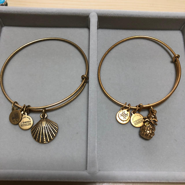 Ron Herman(ロンハーマン)の美品！ALEX AND ANI ブレスレット　ゴールド　まとめ売り レディースのアクセサリー(ブレスレット/バングル)の商品写真