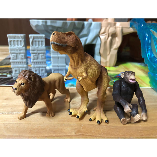 Takara Tomy(タカラトミー)のアニア 合体!ジャングルツリー 恐竜動物で遊べる大迫力の巨大遺跡  キッズ/ベビー/マタニティのおもちゃ(その他)の商品写真
