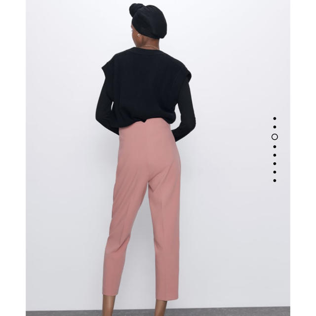 ZARA ハイウエストパンツ　今期　ピンク レディースのパンツ(クロップドパンツ)の商品写真