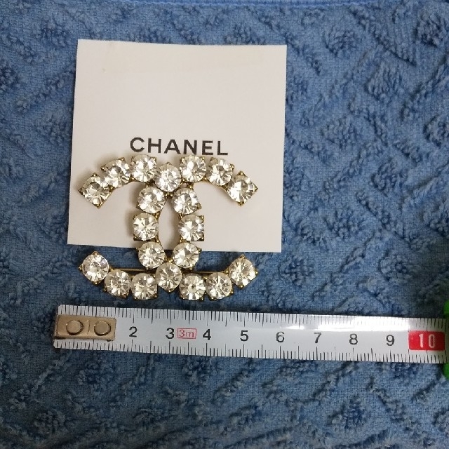 CHANEL ノベルティブローチ 8 - ブローチ