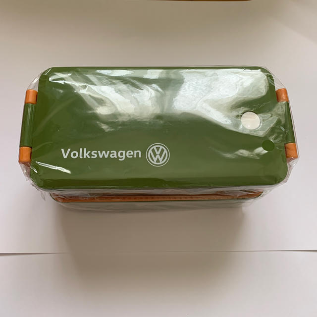 Volkswagen(フォルクスワーゲン)の【新品未使用】フォルクスワーゲン  ランチボックスとトートバッグセット インテリア/住まい/日用品のキッチン/食器(弁当用品)の商品写真