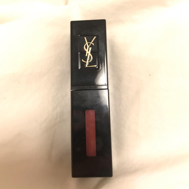 Yves Saint Laurent Beaute(イヴサンローランボーテ)のイヴ・サンローラン ルージュピュールクチュール ヴェルニ No.416 コスメ/美容のベースメイク/化粧品(口紅)の商品写真