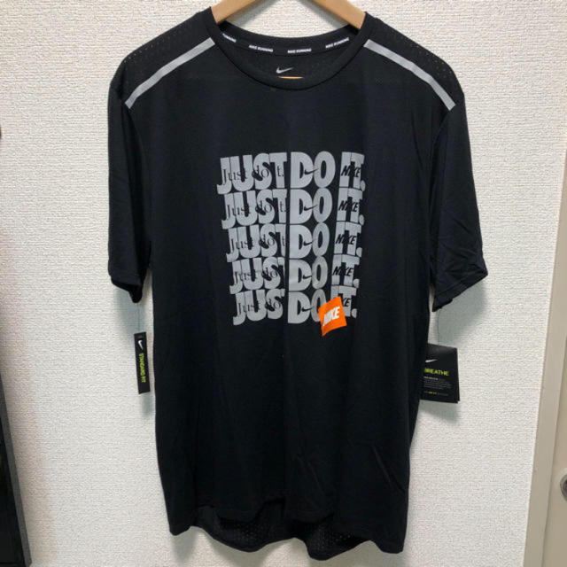 NIKE BREATHE TEE