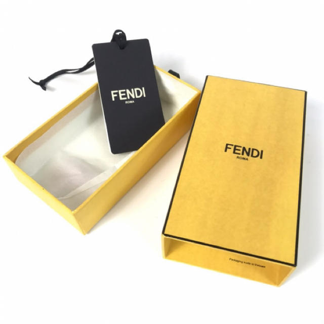 FENDI(フェンディ)のフェンディ ズッカ柄 シルク ラッピー ツイリーバッグチャーム(箱付きタグ付き) レディースのファッション小物(バンダナ/スカーフ)の商品写真