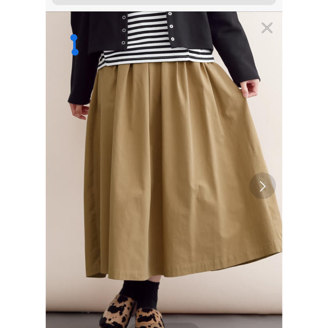 merlot(メルロー)のハイウエストタックロングスカート ベージュ レディースのスカート(ロングスカート)の商品写真