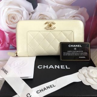 シャネル(CHANEL)の美品✨CHANEL シャネル マドモアゼル 長財布 ホワイト(財布)