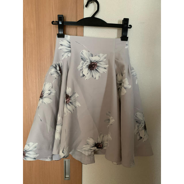 SNIDEL(スナイデル)のスナイデル#花柄スカート レディースのスカート(ひざ丈スカート)の商品写真