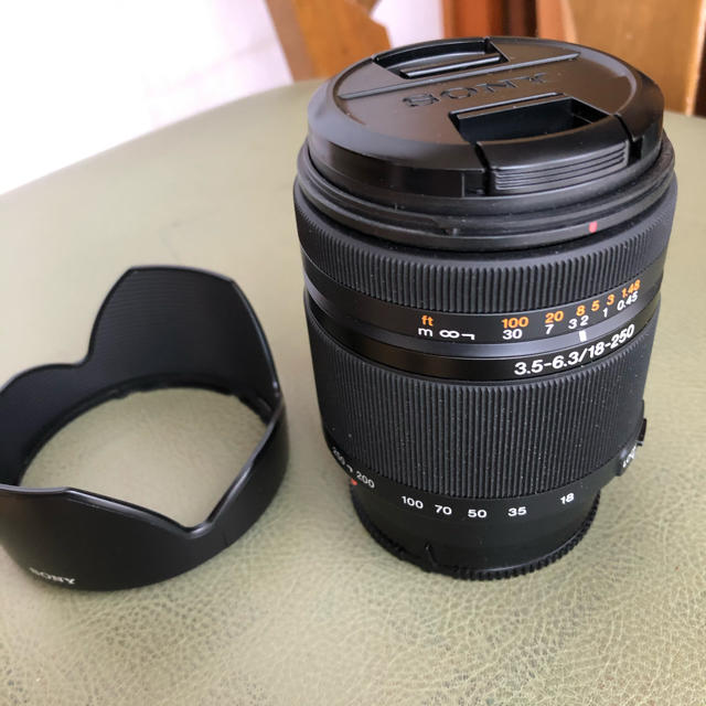 SONY(ソニー)のSONY DT 18-250mm F3.5-6.3 SAL18250 スマホ/家電/カメラのカメラ(レンズ(ズーム))の商品写真