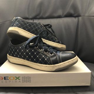 GEOX 女の子用スニーカー　使用品　EU34サイズ(スニーカー)