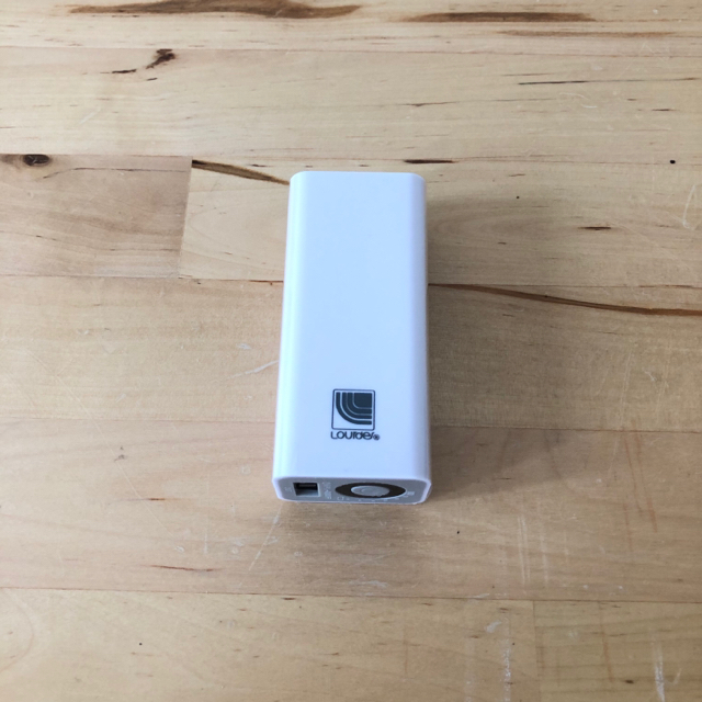 ELECOM(エレコム)のモバイルバッテリー 2200mAh iPhone Android スマホ/家電/カメラのスマートフォン/携帯電話(バッテリー/充電器)の商品写真