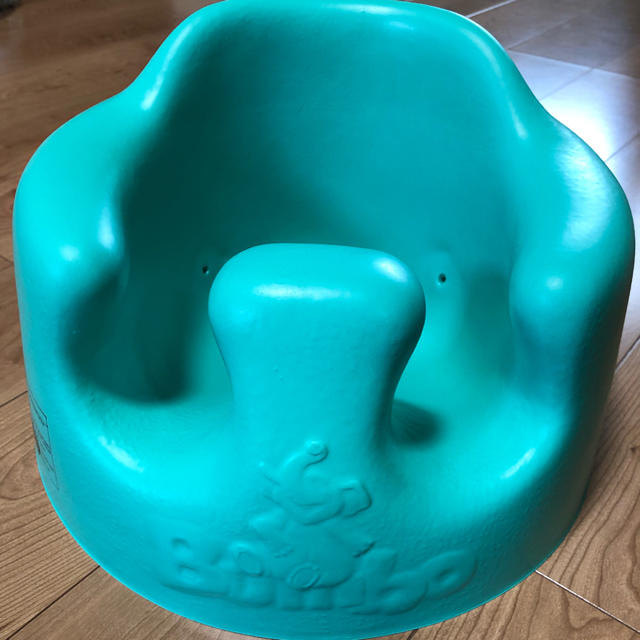 Bumbo(バンボ)のバンボ  グリーン  テーブル付き キッズ/ベビー/マタニティの寝具/家具(その他)の商品写真