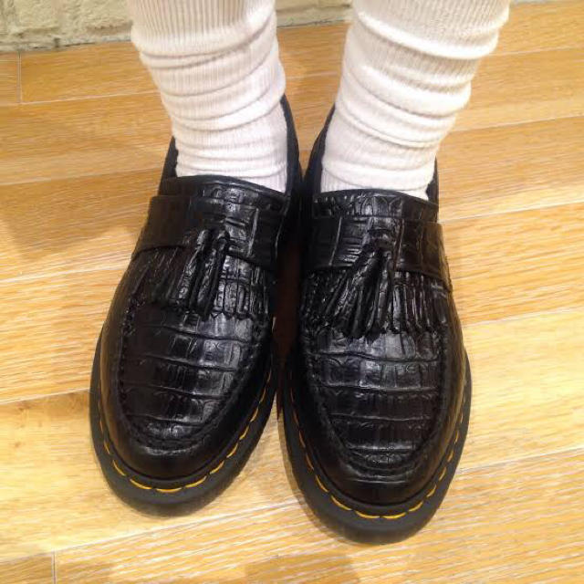 Dr.Martens(ドクターマーチン)のレア⭐️Dr.マーチンのクロコダイル製タッセルローファー レディースの靴/シューズ(ローファー/革靴)の商品写真