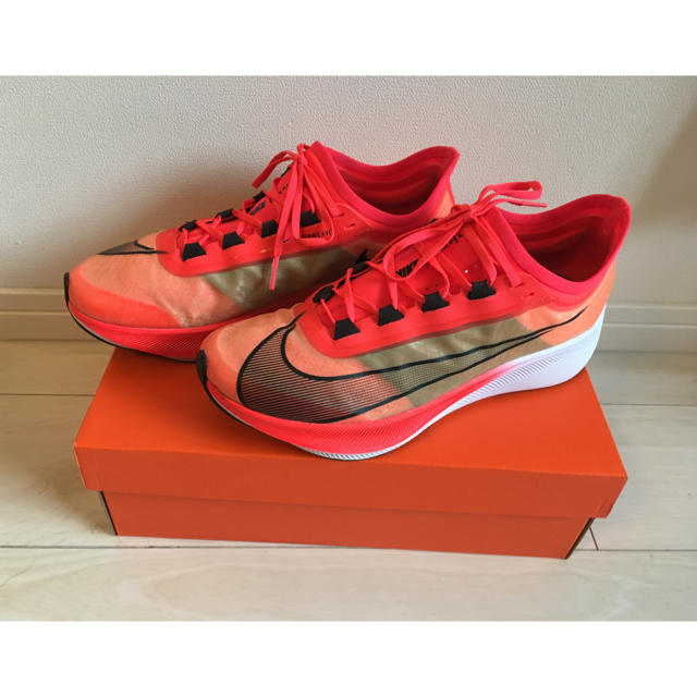 NIKE(ナイキ)のNIKE ZOOM FLY 3 スポーツ/アウトドアのランニング(シューズ)の商品写真