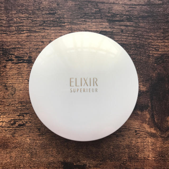 ELIXIR(エリクシール)のエリクシール　シュペリエル　プレストパウダー コスメ/美容のベースメイク/化粧品(フェイスパウダー)の商品写真