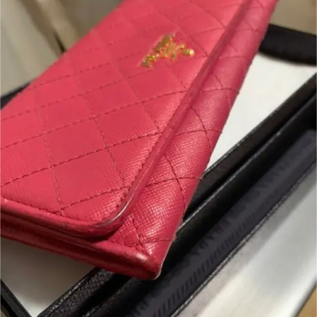 PRADA(プラダ)のPRADA キルティング長財布【美品】 レディースのファッション小物(財布)の商品写真