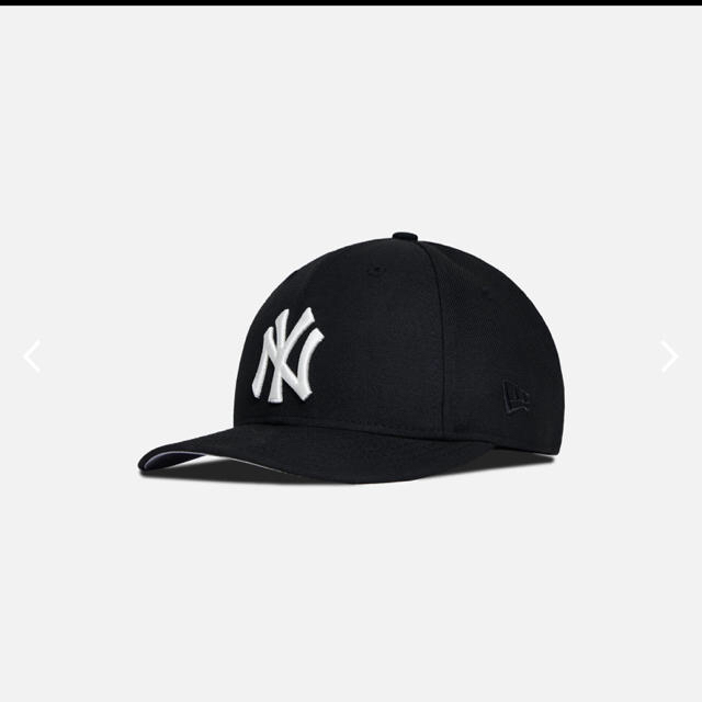 NEW ERA(ニューエラー)のkith newera Yankees black 黒　7 1/4 メンズの帽子(キャップ)の商品写真