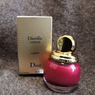 ディオール(Dior)のDior　ヴェルニ　ディオリフィック〈ネイル　エナメル〉673ルビー　未使用品(マニキュア)