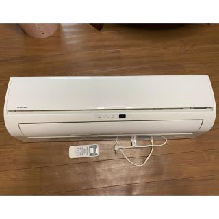 トウシバ(東芝)の東芝　エアコン　RAS-B255DW(エアコン)