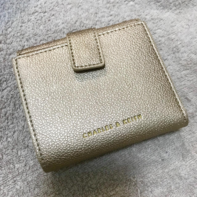 Charles and Keith(チャールズアンドキース)の【超美品】CHARLES&KEITH 財布 レディースのファッション小物(財布)の商品写真