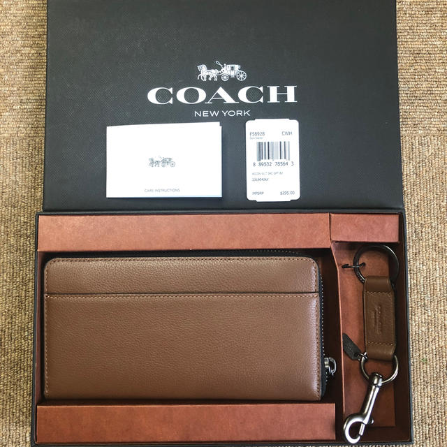 COACH(コーチ)の＊新品未使用＊コーチ 長財布＆キーホルダー　ギフトセット メンズのファッション小物(長財布)の商品写真