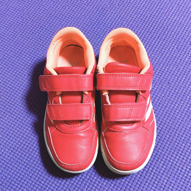 adidas(アディダス)の子供用♡adidasシューズ♡17㎝ キッズ/ベビー/マタニティのキッズ靴/シューズ(15cm~)(スニーカー)の商品写真