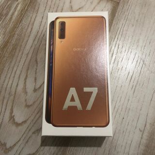 ギャラクシー(Galaxy)の新品　Galaxy A7 ゴールド SIMフリー スマートフォン(スマートフォン本体)