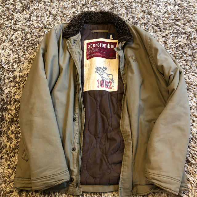 Abercrombie&Fitch(アバクロンビーアンドフィッチ)のアバクロ　ジャンバー メンズのジャケット/アウター(ミリタリージャケット)の商品写真