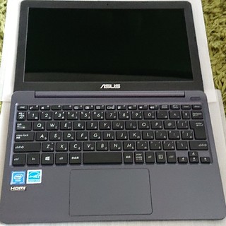 ASUS - □保証書使用可□ ASUS VivoBook E203MA-4000Gの通販 by ちゃっ ...