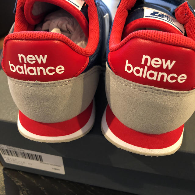 New Balance(ニューバランス)のニューバランス スニーカー キッズ ネイビー 19cm キッズ/ベビー/マタニティのキッズ靴/シューズ(15cm~)(スニーカー)の商品写真