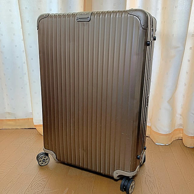 RIMOWA(リモワ)の本日限定　明日発送　リモワ   RIMOWA  トパーズ  チタニウム メンズのバッグ(トラベルバッグ/スーツケース)の商品写真