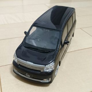 トヨタ(トヨタ)のTOYOTA VOXY 煌  車 模型(ミニカー)