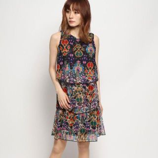 デシグアル(DESIGUAL)の新品　タグ付き　透け感のある柔らかいシフォンワンピース　デシグアル(ひざ丈ワンピース)