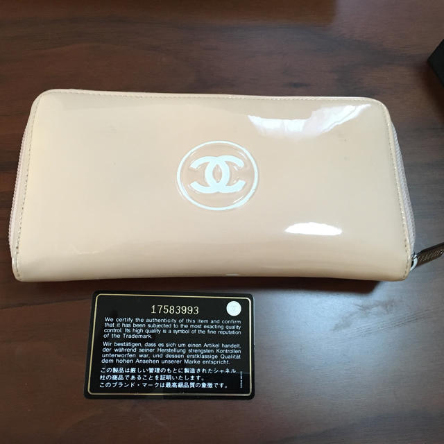 CHANEL エナメル長財布ファッション小物