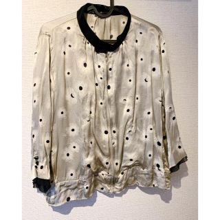 ザラ(ZARA)のsilk 花柄ジャケット♡♡(ノーカラージャケット)