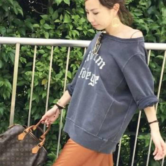 L'Appartement DEUXIEME CLASSE(アパルトモンドゥーズィエムクラス)のREMI RELIEFクルーネック LOGO SWEAT レディースのトップス(トレーナー/スウェット)の商品写真