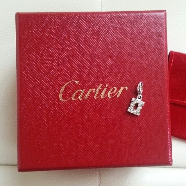 Cartier(カルティエ)の期間限定値下げ ﾍﾞﾋﾞｰﾁｬｰﾑ  レディースのアクセサリー(ネックレス)の商品写真