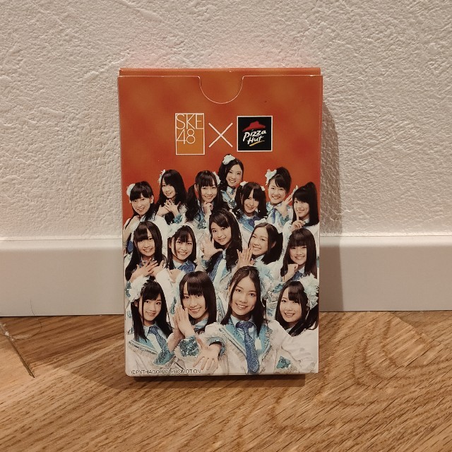 SKE48(エスケーイーフォーティーエイト)の【未使用】SKE48×Pizza Hut トランプ エンタメ/ホビーのタレントグッズ(アイドルグッズ)の商品写真