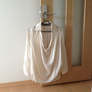 インデックス(INDEX)のオフホワイトシャツ(シャツ/ブラウス(長袖/七分))