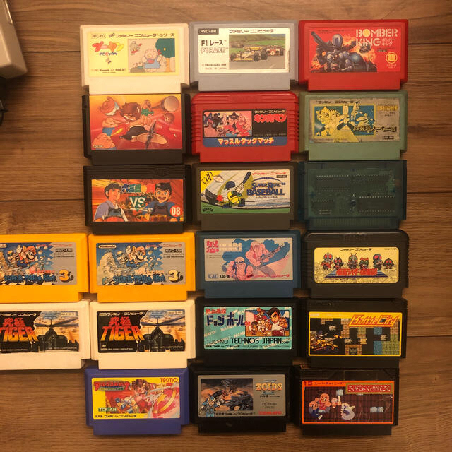 ファミリーコンピュータ - 復刻版ファミコン、カセット20本セットの