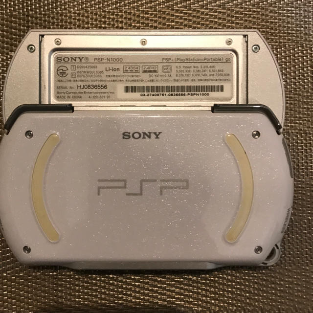 psp go N1000PW 2