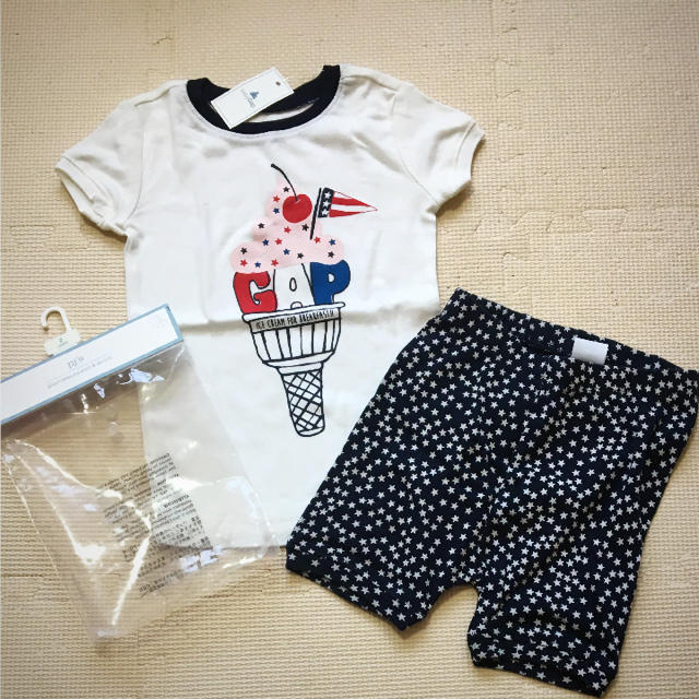 交渉中babyGAP☆新品☆95☆半袖ショートパンツパジャマのサムネイル