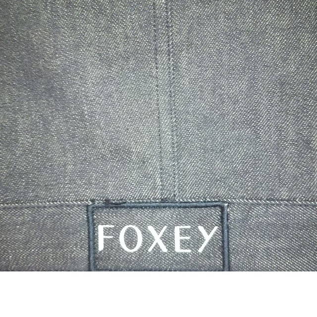 FOXEY(フォクシー)の42サイズ☆新品未使用☆フォクシーデニムジャケット レディースのジャケット/アウター(Gジャン/デニムジャケット)の商品写真