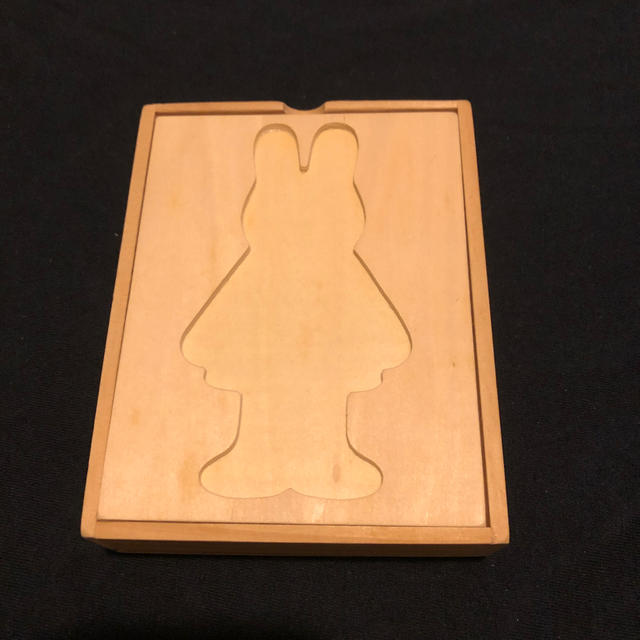 ももこ様専用　木製ウサギの着せ替えパズル キッズ/ベビー/マタニティのおもちゃ(知育玩具)の商品写真