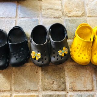 クロックス(crocs)のクロックス＊CROCS②グレー+リボン付(サンダル)